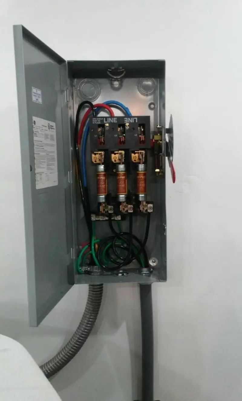 Three-phase disconnect switch installed for Electrical Wiring & Rewiring in McRae-Helena